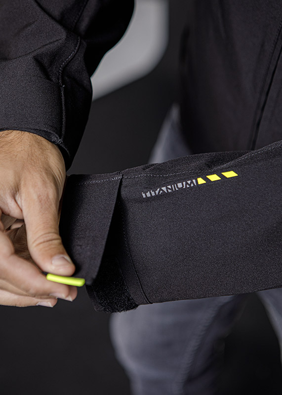 6 Cuff velcro adjustments